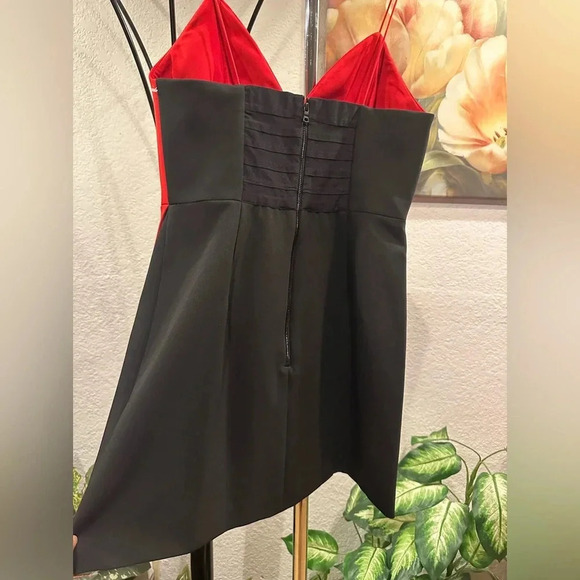 Alice + Olivia Black/Red Amina Mini Dress size 10 - Picture 8 of 16